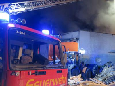 Großbrand in Werkshalle (10.05.2016)